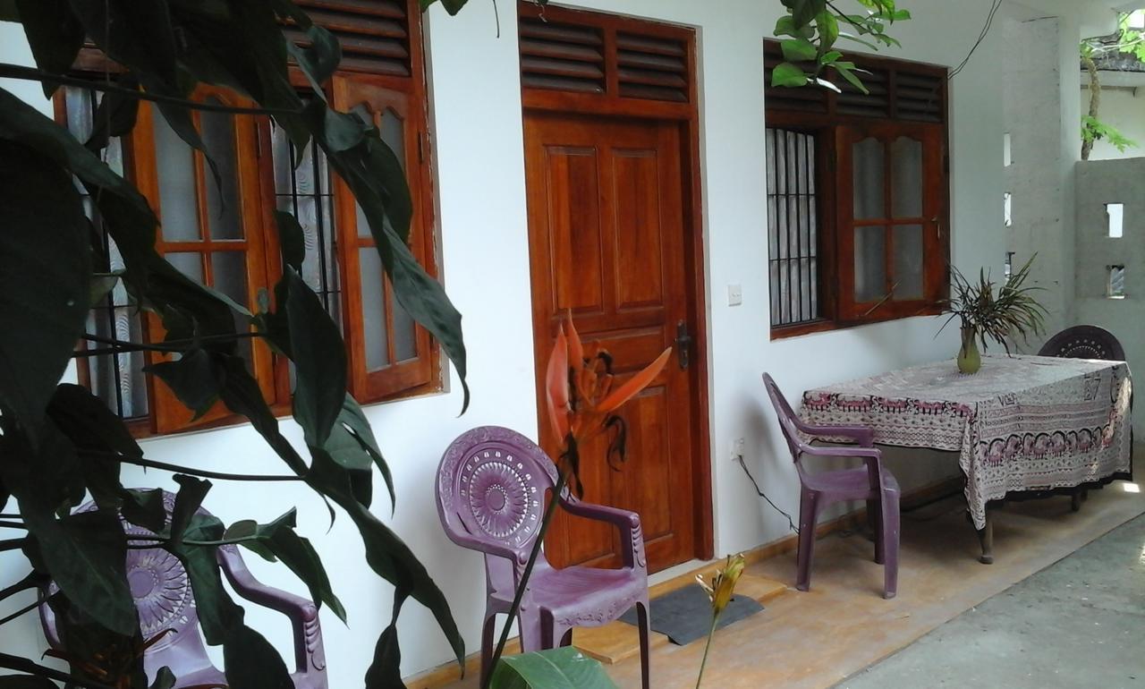 Ameesha Guesthouse Unawatuna Exterior foto